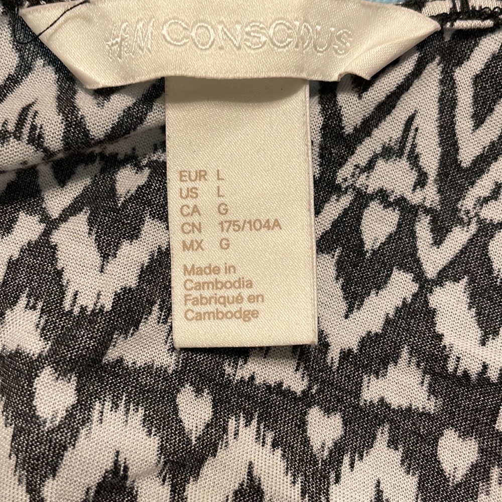 H&M Tank Top - Picture 3 of 3